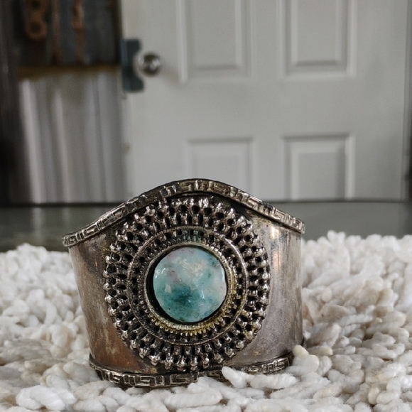 Vintage Antique Silver Cuff Hammered Bracelet with Turquoise Stone